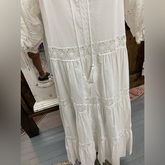 En Saison Tiered Lace Detail Midi Dress - Picture 4 of 13